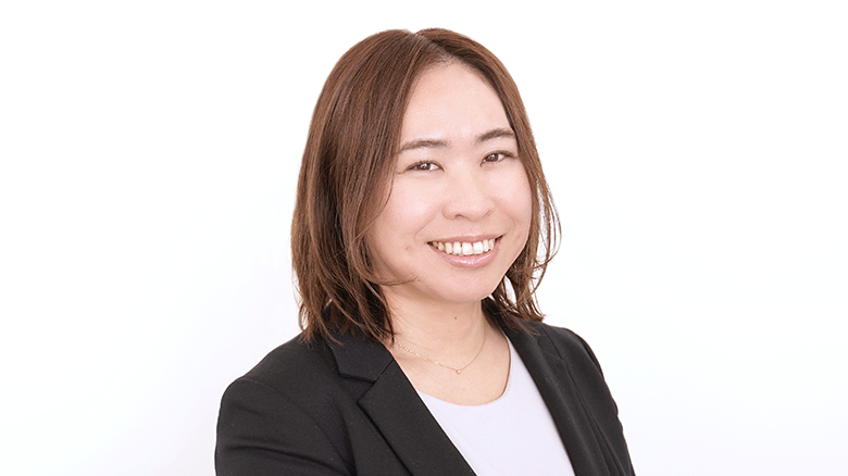 新實 朋子