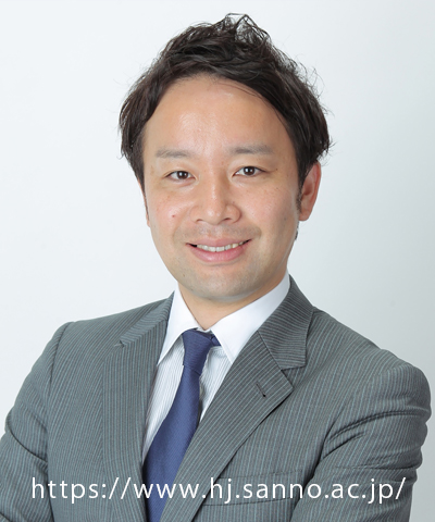 志倉 康之