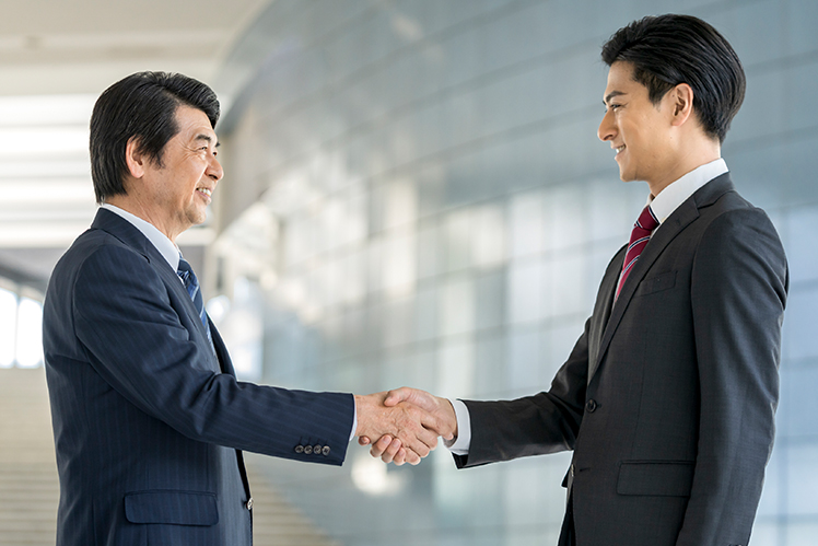 シニア社員と管理職　イメージ